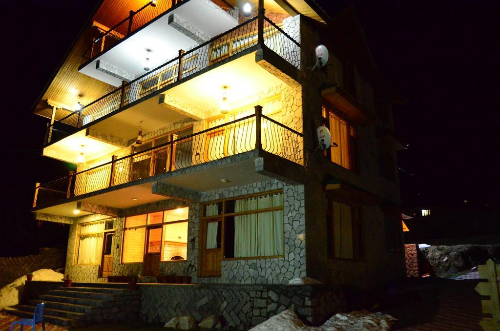 The Whitestone Resorts Manāli Rom bilde